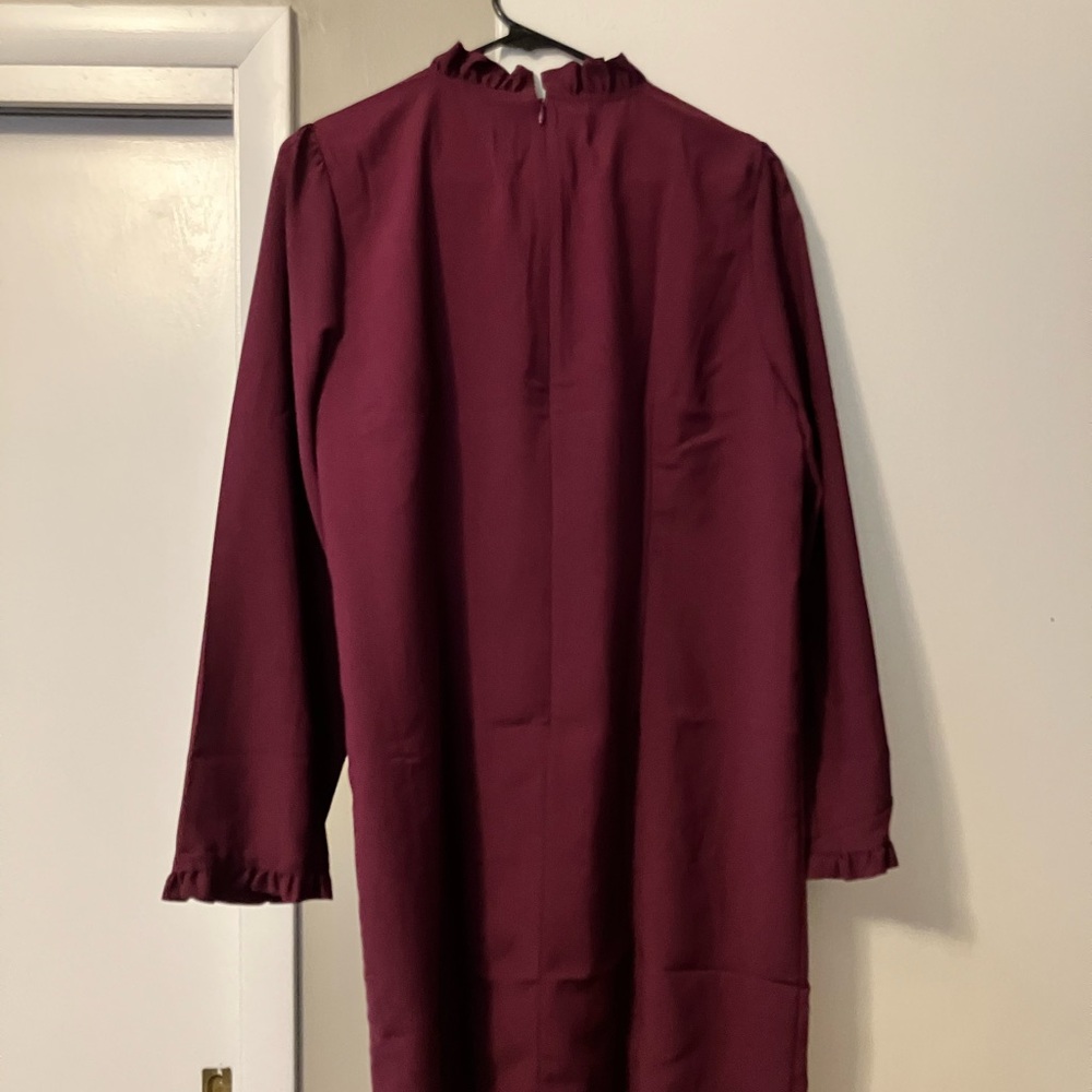 Elegant Burgundy Long Sleeve Dress